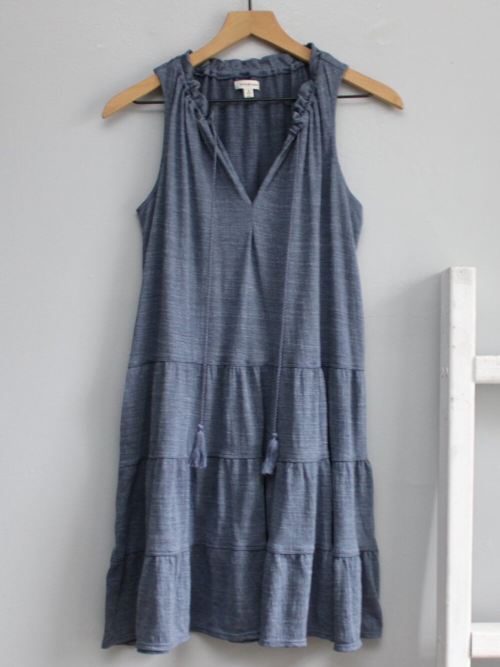 Max Studio Tassel Tie Sleeveless Tiered Shift Dress In Blue Denim Size Small - Picture 2 of 6